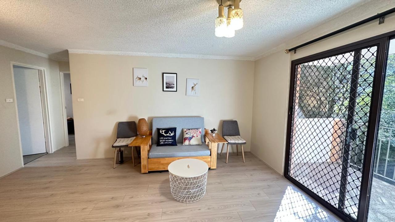 Macquarie And Metro Nearby Apartment Sydney